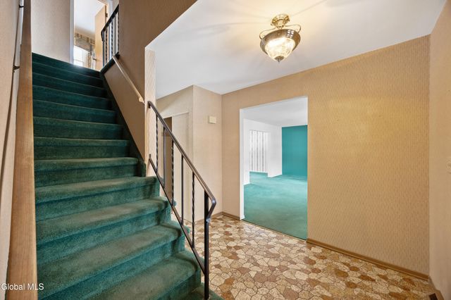 56 Alpine Drive, Colonie, NY 12110