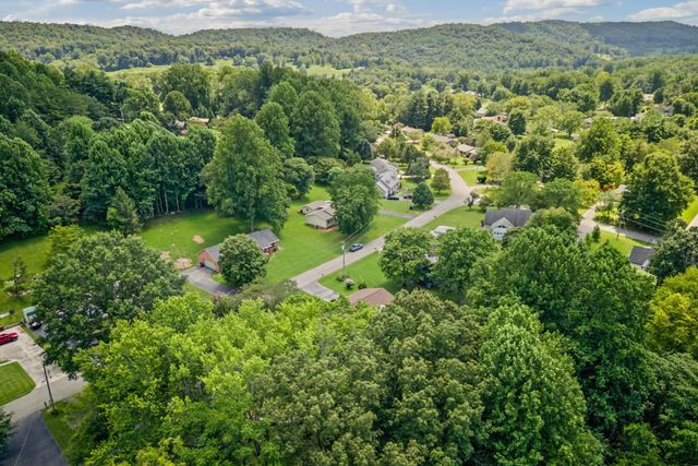 1561 Edgefield Ct, Cookeville, TN 38506