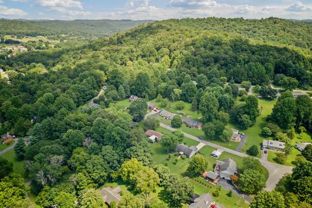 1561 Edgefield Ct, Cookeville, TN 38506