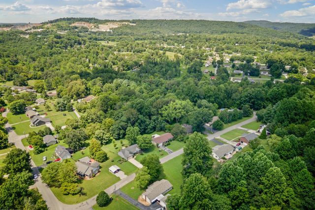 1561 Edgefield Ct, Cookeville, TN 38506