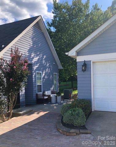 8111 Bud Henderson Road, Huntersville, NC 28078