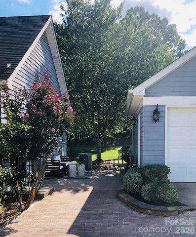 8111 Bud Henderson Road, Huntersville, NC 28078