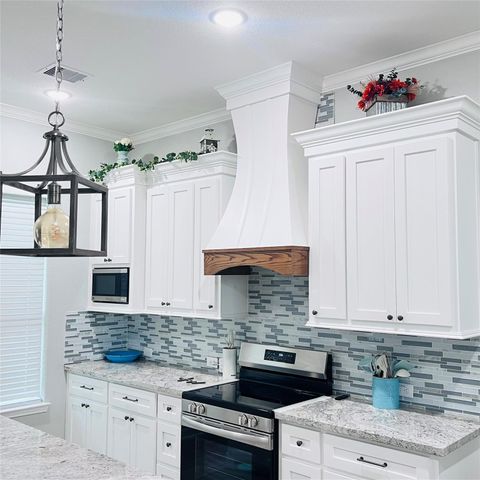 320 Buffalo Trail, Angleton, TX 77515