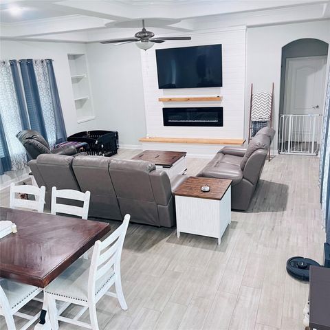 320 Buffalo Trail, Angleton, TX 77515