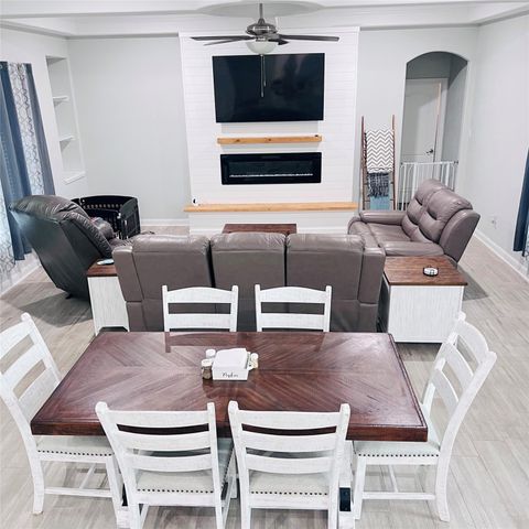 320 Buffalo Trail, Angleton, TX 77515