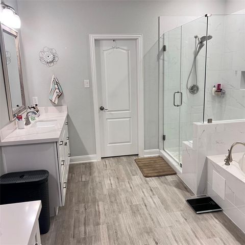 320 Buffalo Trail, Angleton, TX 77515