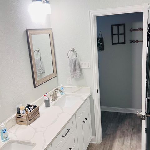 320 Buffalo Trail, Angleton, TX 77515