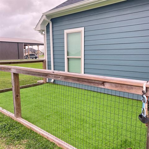 320 Buffalo Trail, Angleton, TX 77515