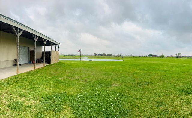 320 Buffalo Trail, Angleton, TX 77515