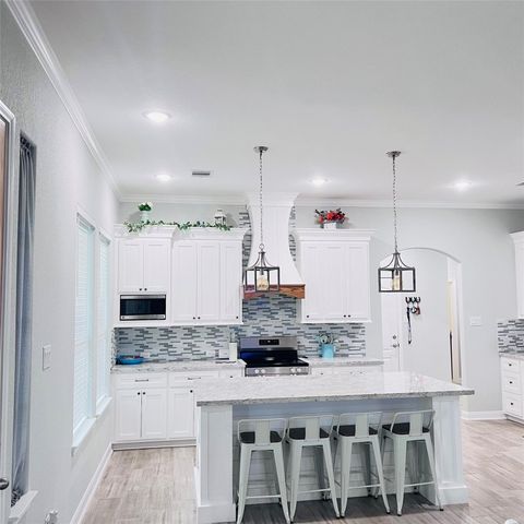 320 Buffalo Trail, Angleton, TX 77515