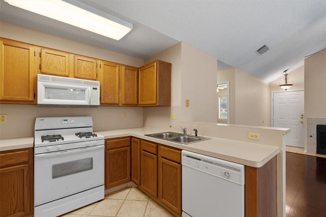 11901 Swearingen DR 77, Austin, TX 78758