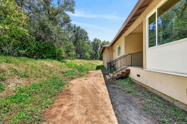 6005 Virginiatown Rd, Newcastle, CA 95658