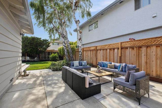 935 Circle Drive, Santa Clara, CA 95050