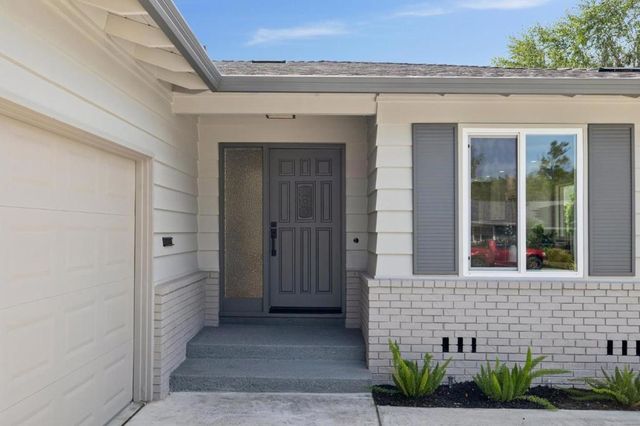 935 Circle Drive, Santa Clara, CA 95050