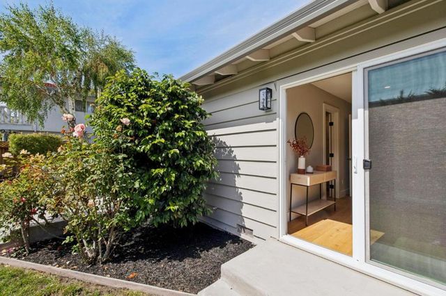 935 Circle Drive, Santa Clara, CA 95050