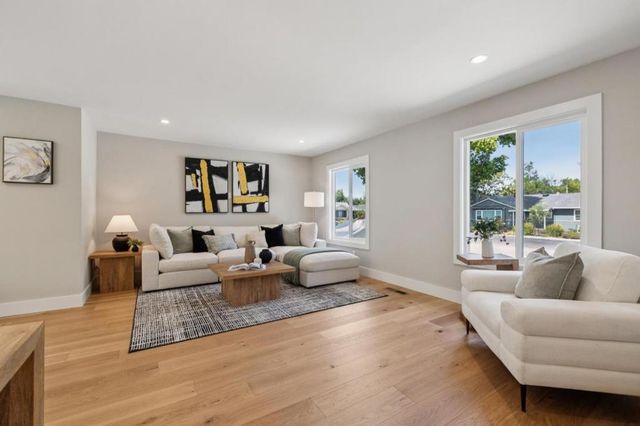 935 Circle Drive, Santa Clara, CA 95050
