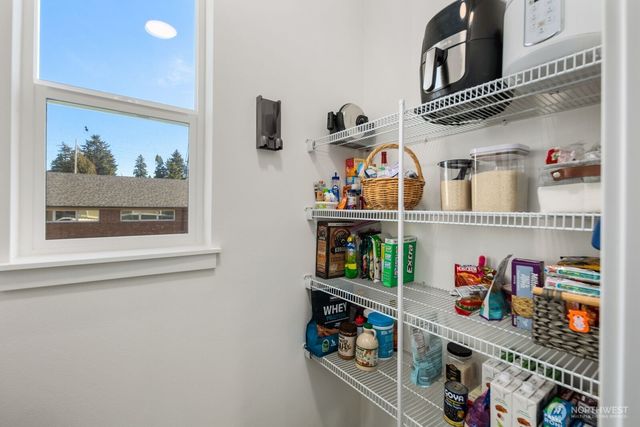 18124 1st Place SW, Normandy Park, WA 98166