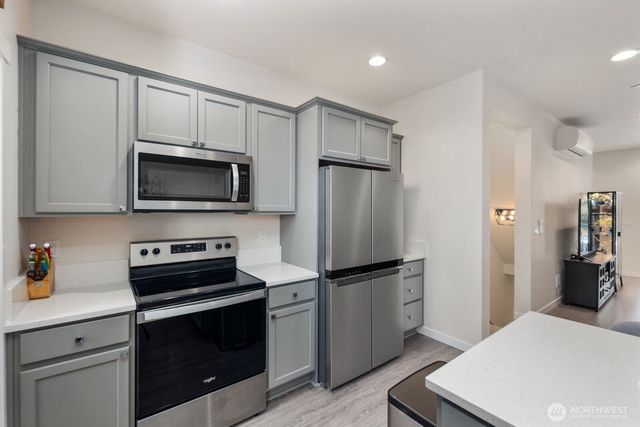 18124 1st Place SW, Normandy Park, WA 98166