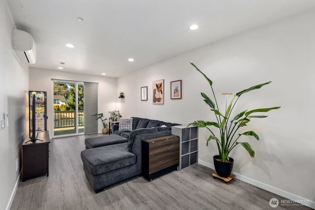 18124 1st Place SW, Normandy Park, WA 98166