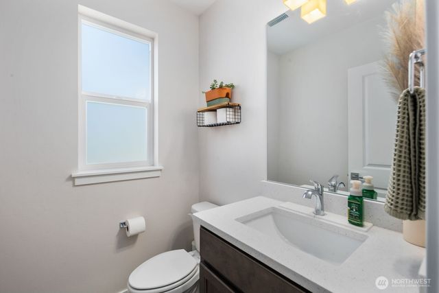 18124 1st Place SW, Normandy Park, WA 98166