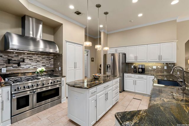 10 INWOOD MNR, San Antonio, TX 78248