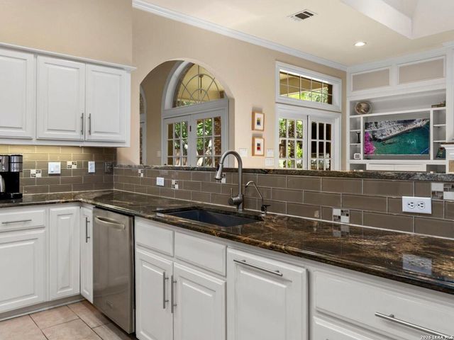 10 INWOOD MNR, San Antonio, TX 78248