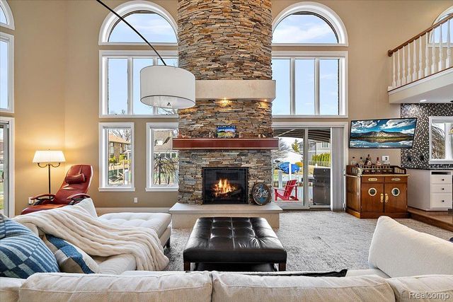 35809 Schmid Drive, New Baltimore, MI 48047