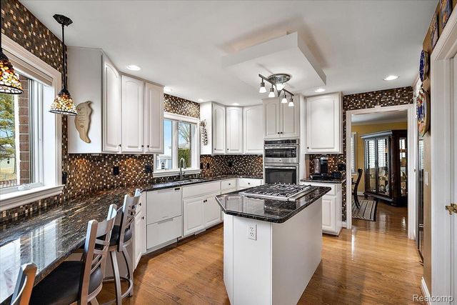 35809 Schmid Drive, New Baltimore, MI 48047