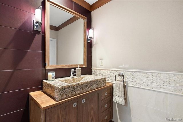 35809 Schmid Drive, New Baltimore, MI 48047