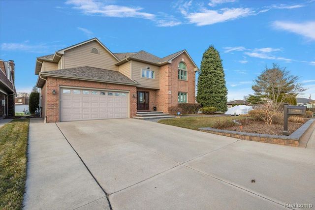 35809 Schmid Drive, New Baltimore, MI 48047