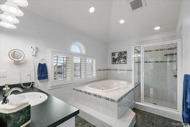 35809 Schmid Drive, New Baltimore, MI 48047