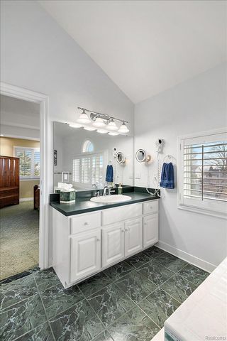 35809 Schmid Drive, New Baltimore, MI 48047