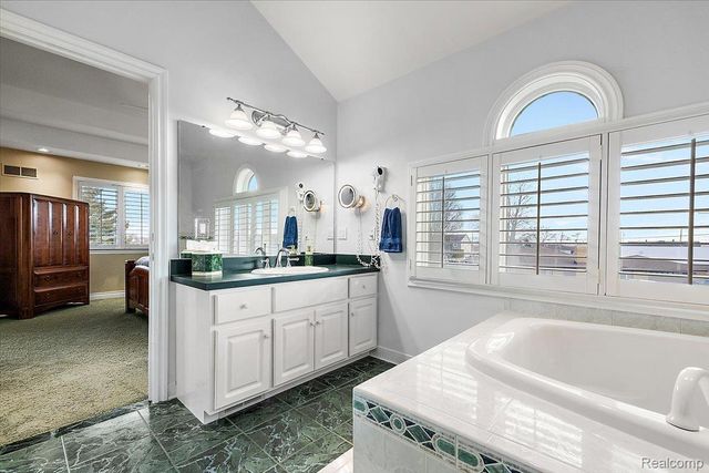 35809 Schmid Drive, New Baltimore, MI 48047