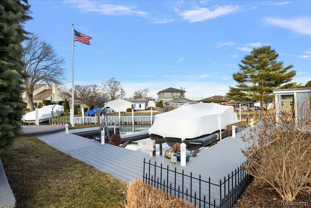 35809 Schmid Drive, New Baltimore, MI 48047