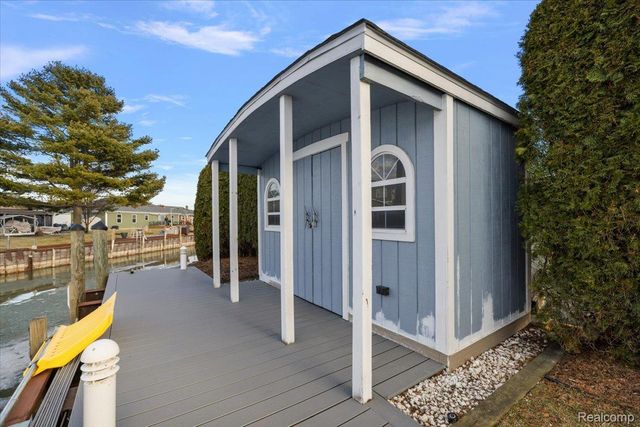 35809 Schmid Drive, New Baltimore, MI 48047