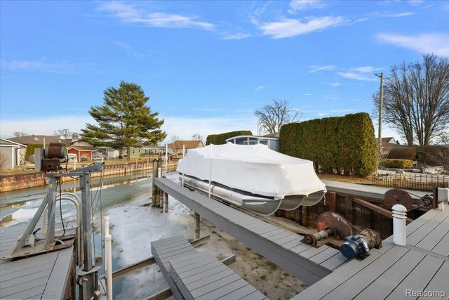 35809 Schmid Drive, New Baltimore, MI 48047