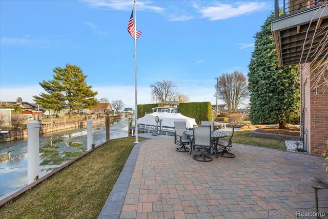 35809 Schmid Drive, New Baltimore, MI 48047