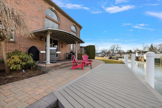 35809 Schmid Drive, New Baltimore, MI 48047