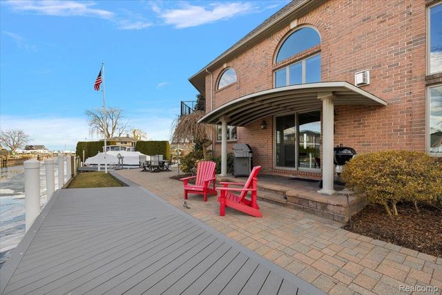 35809 Schmid Drive, New Baltimore, MI 48047