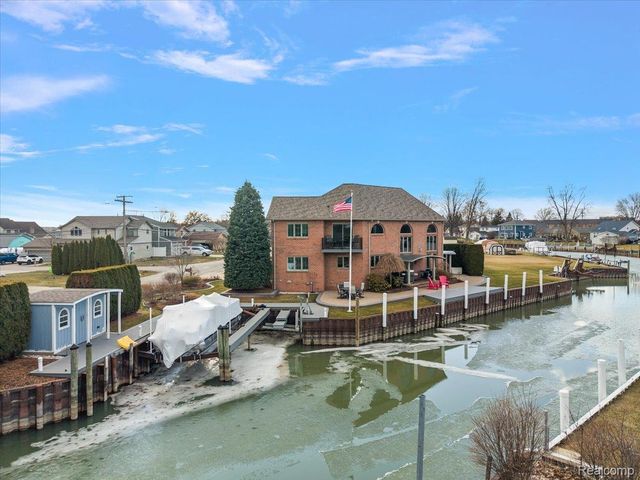 35809 Schmid Drive, New Baltimore, MI 48047