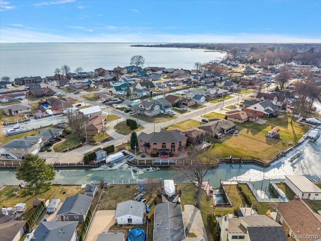 35809 Schmid Drive, New Baltimore, MI 48047