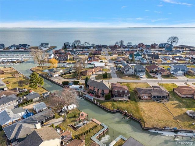 35809 Schmid Drive, New Baltimore, MI 48047