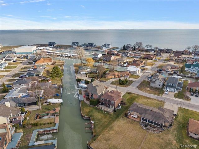 35809 Schmid Drive, New Baltimore, MI 48047