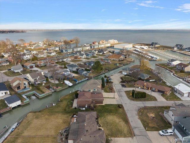 35809 Schmid Drive, New Baltimore, MI 48047