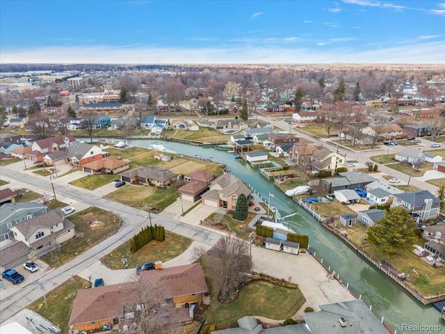 35809 Schmid Drive, New Baltimore, MI 48047