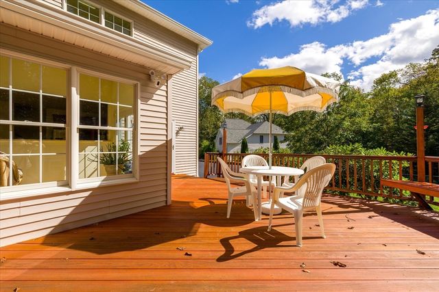 7 Thoreau Cir, Shrewsbury, MA 01545