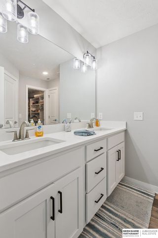 8118 S 196 Street, Gretna, NE 68028