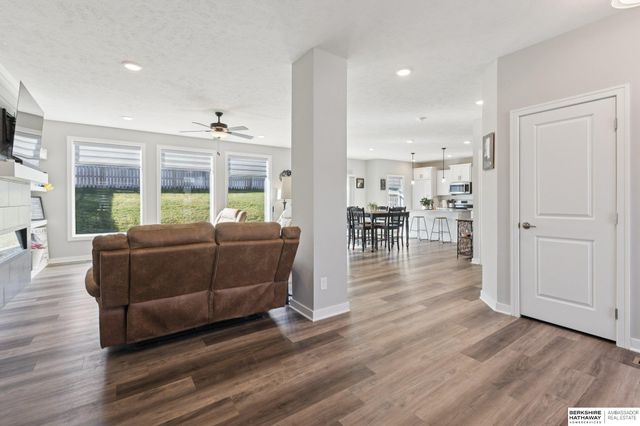 8118 S 196 Street, Gretna, NE 68028