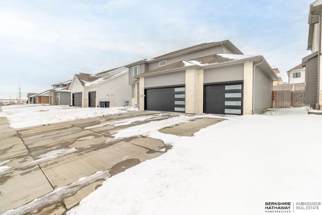 8118 S 196 Street, Gretna, NE 68028