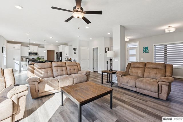 8118 S 196 Street, Gretna, NE 68028